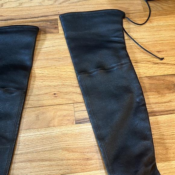 Thigh high beautiful Stuart weitzman black leather boots - Picture 5 of 13